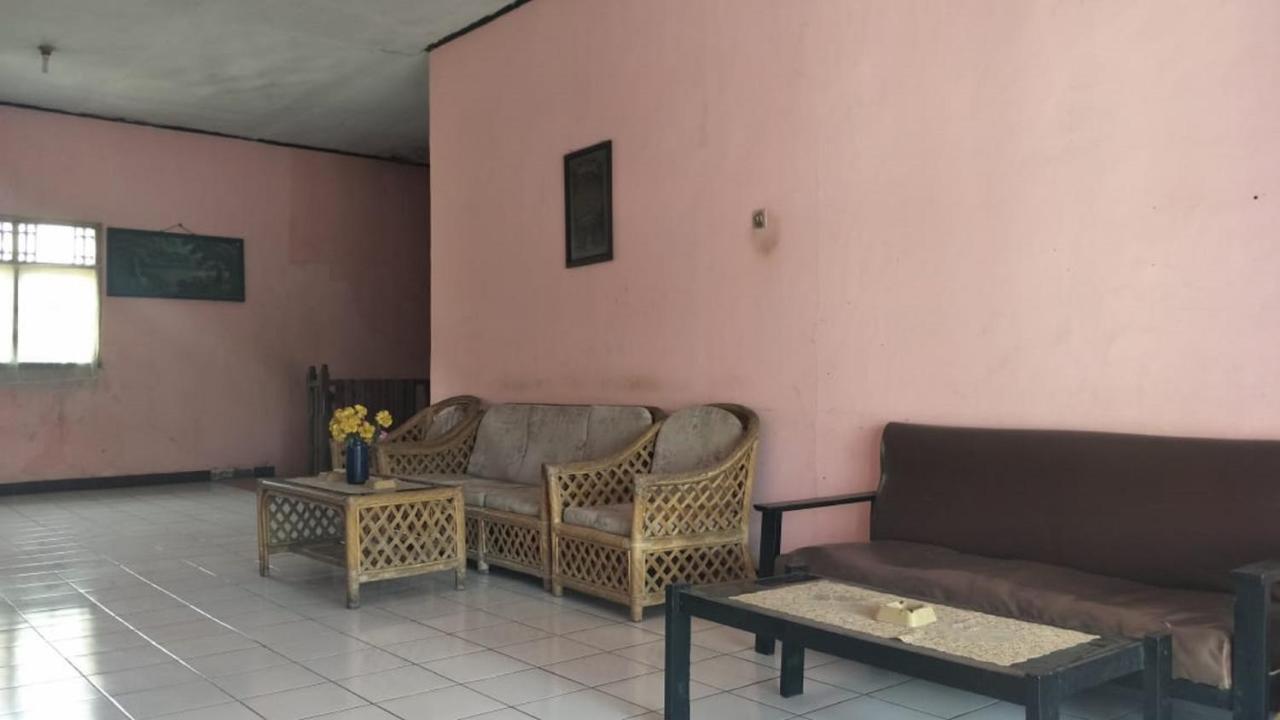 Spot On 2969 Hotel Citra Ayu Labuhan Bagian luar foto