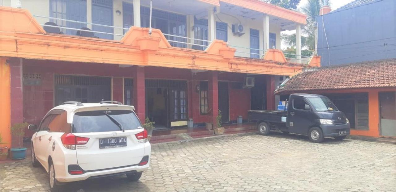 Spot On 2969 Hotel Citra Ayu Labuhan Bagian luar foto